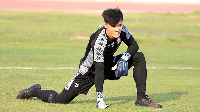 Thủ môn Bùi Tiến Dũng 'rộng cửa' cứu vãn sự nghiệp