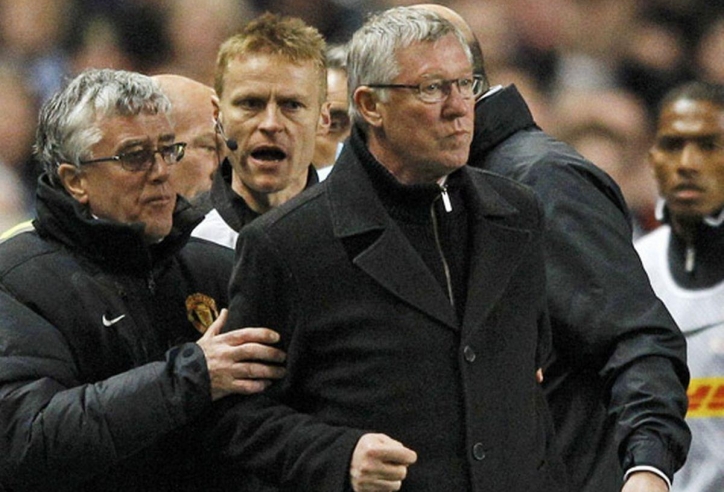 Sir Alex Ferguson đối phó nạn “nội gián” tại MU thế nào?