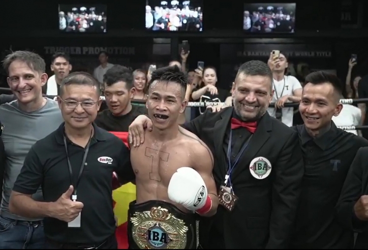 Hạ knock out đối thủ ngay hiệp 1, Trần Văn Thảo vô địch đai IBA thế giới