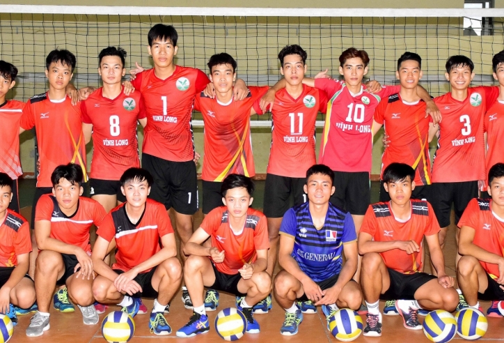 Khổng lồ bóng chuyền cao nhất lịch sử Việt Nam: 20 tuổi cao tới 2m16