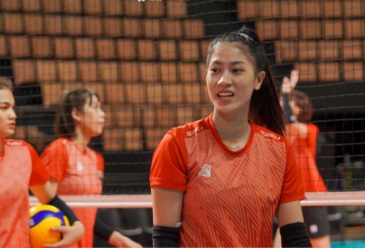 Tuyển bóng chuyền nữ Việt Nam tập luyện trên sân đấu Olympic Paris 2024