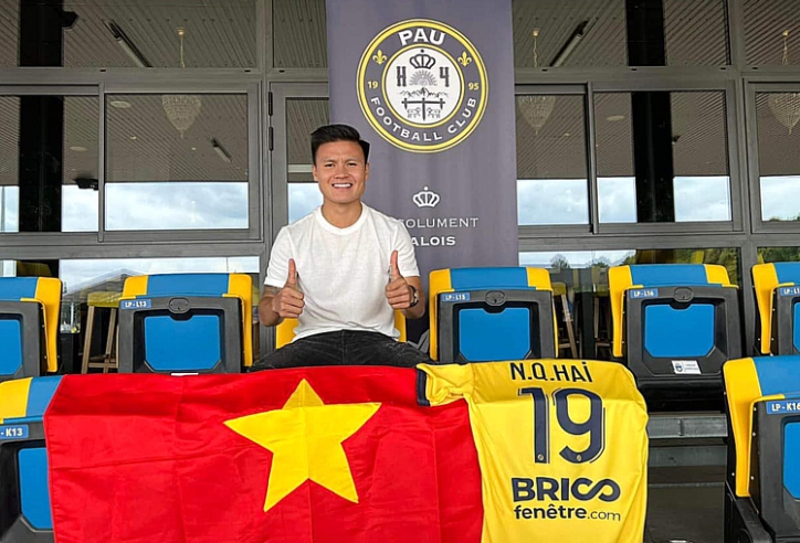 VIDEO: Quang Hải nhận tình cảm đặc biệt từ đội trưởng Pau FC