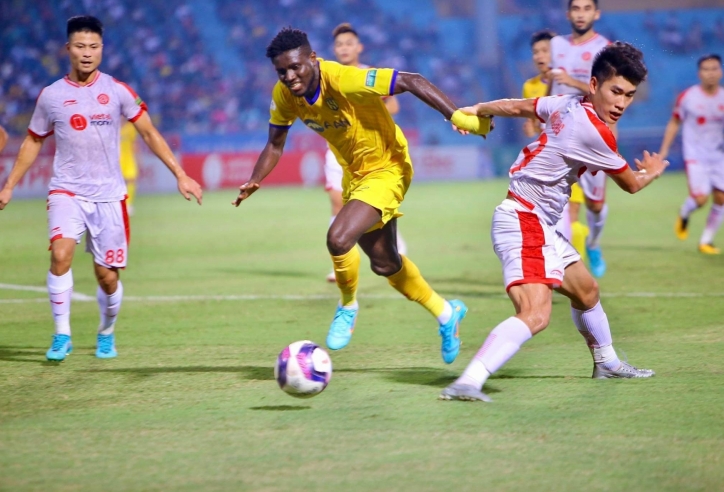 VIDEO: Người hùng U23 Việt Nam ghi điểm trong ngày HLV Park dự khán