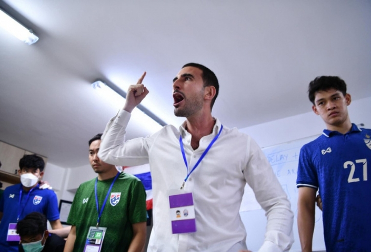 Cựu HLV Thái Lan thoát khỏi cảnh thất nghiệp