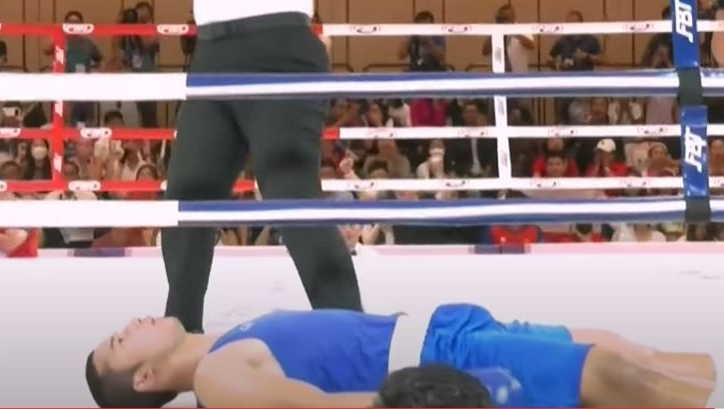 VIDEO: Đối thủ Thái Lan đo sàn bất tỉnh sau 'mưa đòn' từ võ sĩ Việt Nam