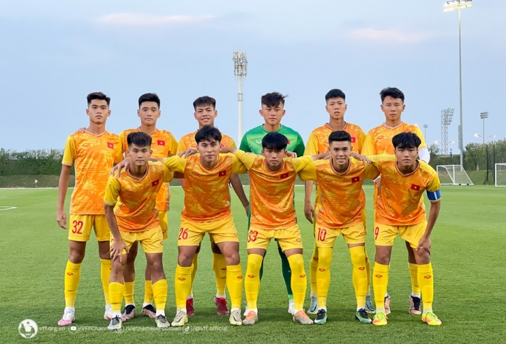 Việt Nam bất ngờ bị Lào cầm hòa