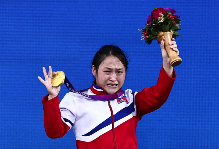 VĐV Triều Tiên gây sốt ở Asiad khi liên tiếp phá hàng loạt kỷ lục