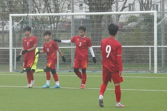 Đàn em Quang Hải, Hoàng Đức quyết thắng trận thứ ba tại Đức