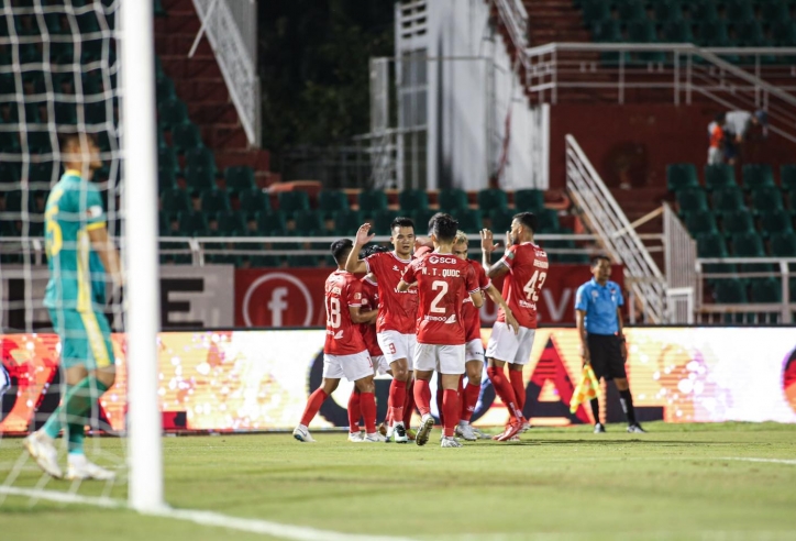 'Kỷ lục gia' V-League tỏa sáng, CLB TP.HCM có thắng lợi đầu tay