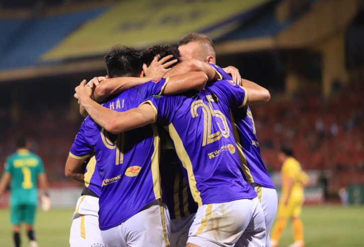 Bầu Hiển tặng 'mưa tiền thưởng' ngày Hà Nội FC thắng Hải Phòng