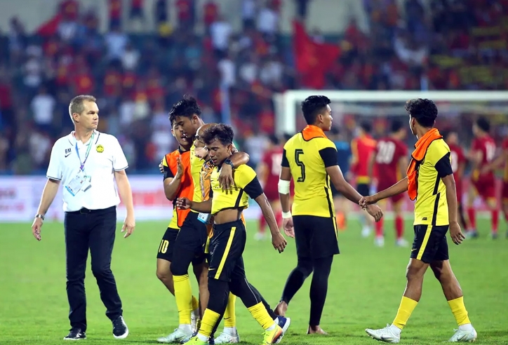 Vừa thắng Việt Nam ở Bán kết giải AFF, Malaysia bất ngờ 'trảm tướng'