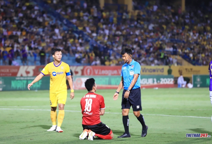 Thua đau Hà Nội FC, SLNA làm đơn khiếu nại trọng tài FIFA