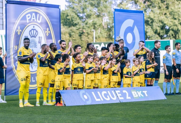 Pau FC nhận tin 'dở khóc dở cười', Quang Hải có vượt khó thành công?