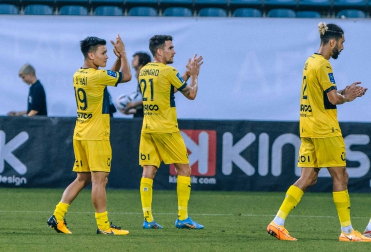 Pau FC chốt tương lai 6 'vệ tinh' của Quang Hải trước trận gặp Caen