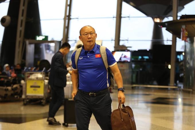 HLV Park Hang Seo có chuyến 'vi hành' bất ngờ trước AFF Cup