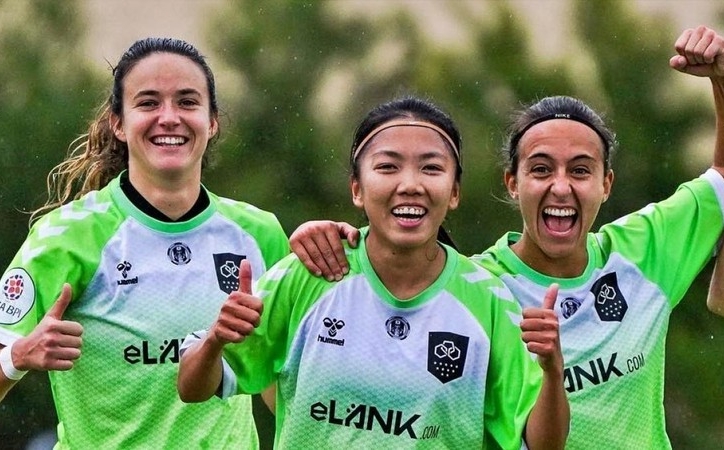 Lank FC chúc mừng Huỳnh Như trước cột mốc lịch sử