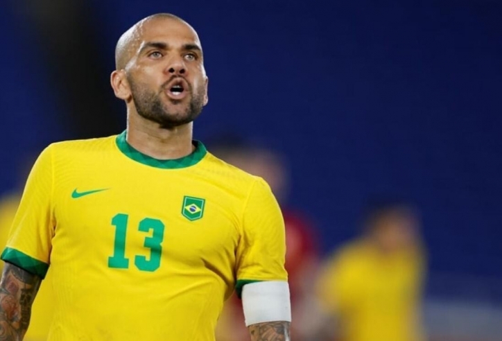 Vừa vào tù, Dani Alves đã ra tuyên bố cực cứng