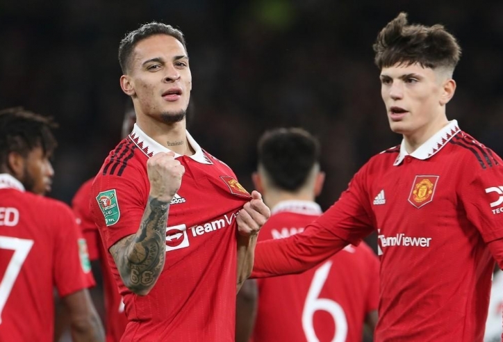 Tỏ thái độ, 'Tiểu Ronaldo' lập tức bị HLV Ten Hag nắn gân