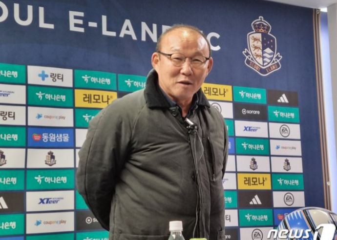 HLV Park Hang Seo nói gì khi xem Văn Toàn đá trận đầu ở K-League 2?