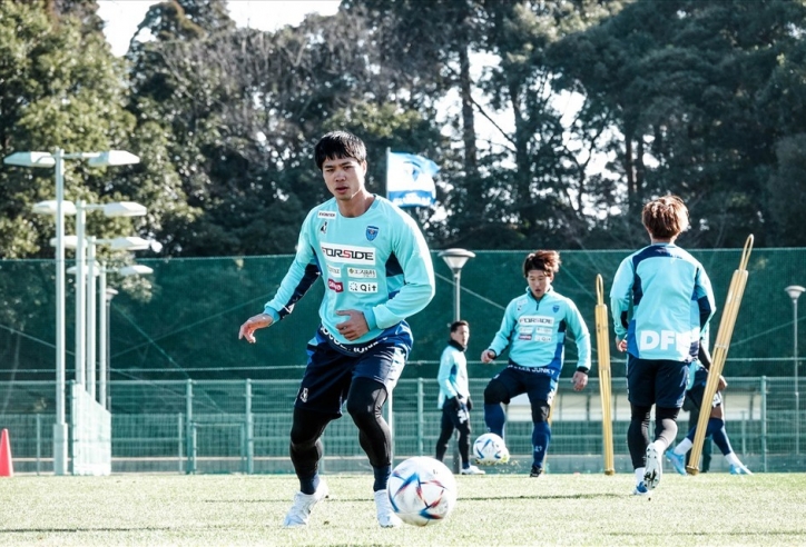 Công Phượng lại ‘mất hút’, Yokohama ngụp lặn dưới đáy BXH