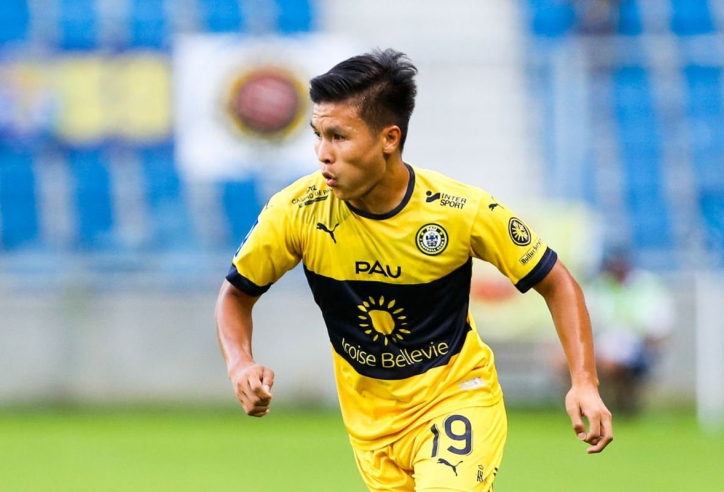 Tròn 1 tháng, Quang Hải ‘mất tích’ trong màu áo Pau FC