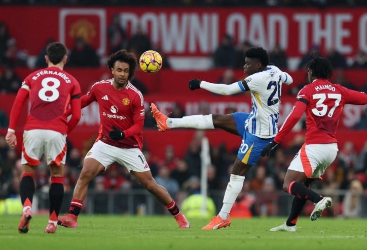 'Siêu tiền vệ' lên tiếng về thương vụ tới MU