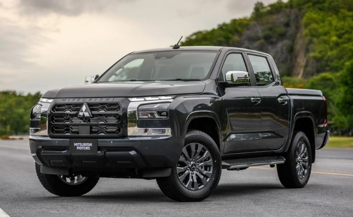 Bắt gặp Mitsubishi Triton 2024 tại trạm đăng kiểm khí thải, ngày ra mắt khách Việt không còn xa