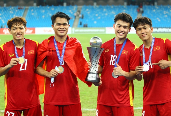 Vừa vô địch AFF, sao HAGL đón nhận tin 'không thể vui hơn'