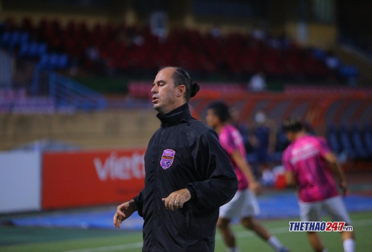 VIDEO: Lão tướng 41 tuổi trở lại sân chơi V-League sau 3 năm giải nghệ