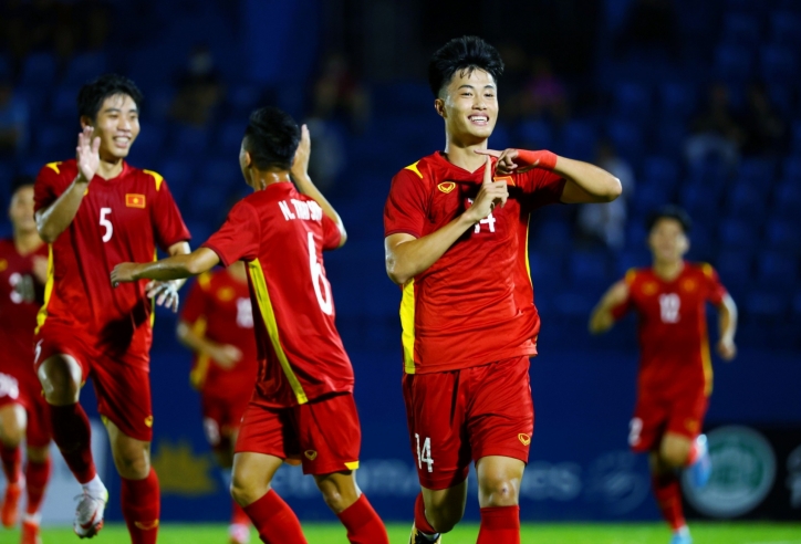 CĐV ĐNÁ đưa U19 Việt Nam 'lên mây xanh' sau chức vô địch U19 Quốc tế