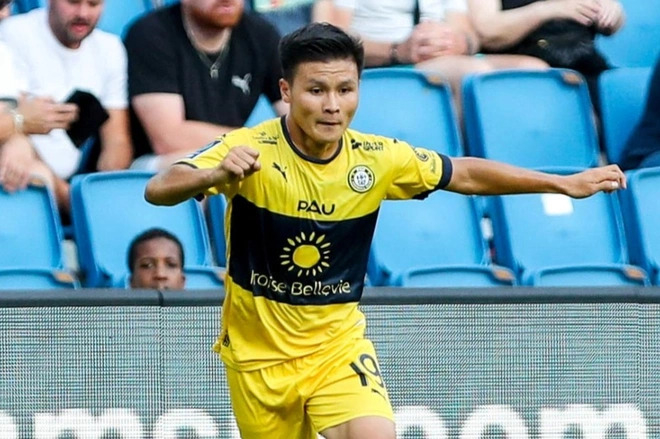 Quang Hải nhận tin cực buồn tại Pau FC, sự nghiệp tại Pháp đổ bể?