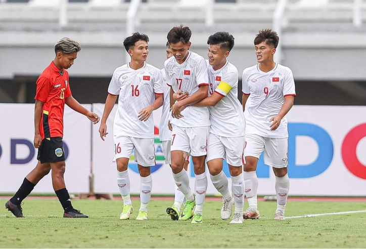 CĐV ĐNÁ: 'Việt Nam vẫn là đội bóng mạnh nhất trong khu vực'