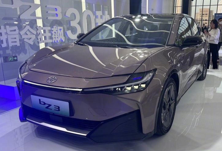 Toyota và các hãng xe đồng hương đang “đuối sức” trong cuộc đua xe điện