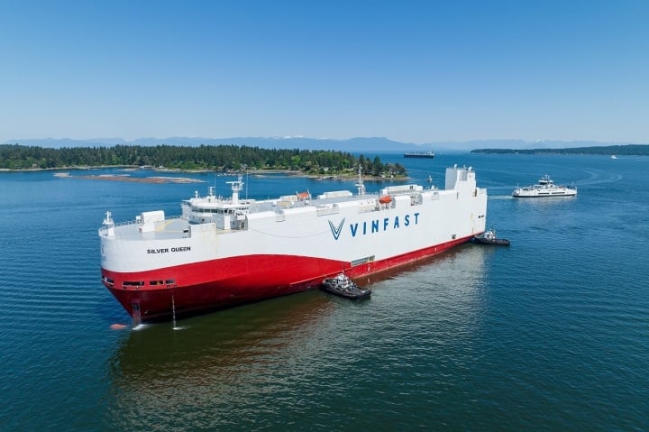 Lô xe VinFast VF 8 đầu tiên cập cảng Canada, bàn giao tới tay khách hàng từ tháng 6