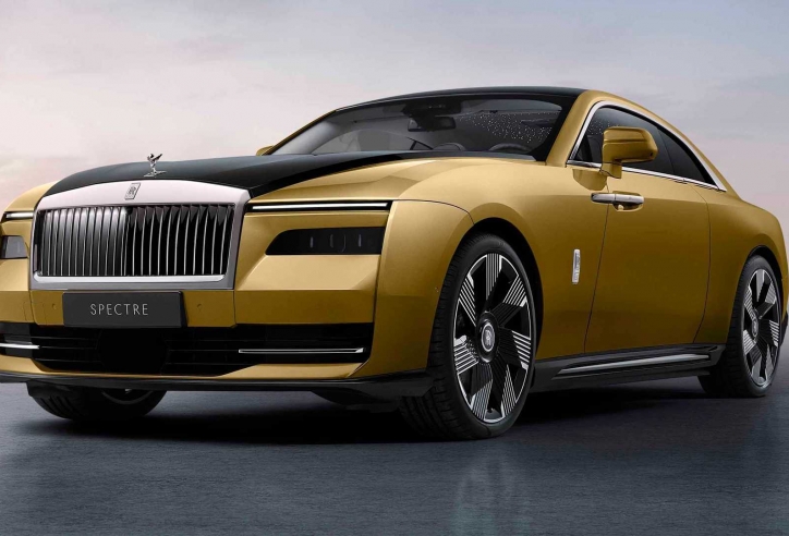 Ô tô điện bán quá chạy, Rolls-Royce “bắt” khách mua chờ tới 2 năm