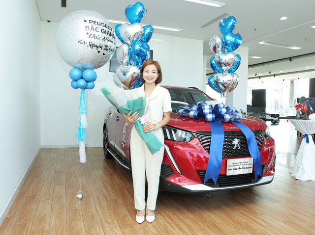 THACO chính thức 'trao tận tay' xe Peugeot 2008 cho VĐV Nguyễn Thị Oanh