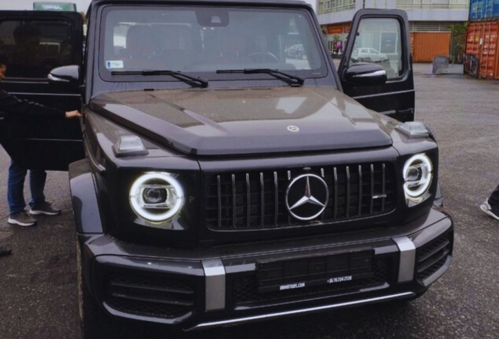 Mercedes-AMG G63 giá 12 tỷ đồng bị “bỏ rơi” nhiều năm tại cảng Hải Phòng