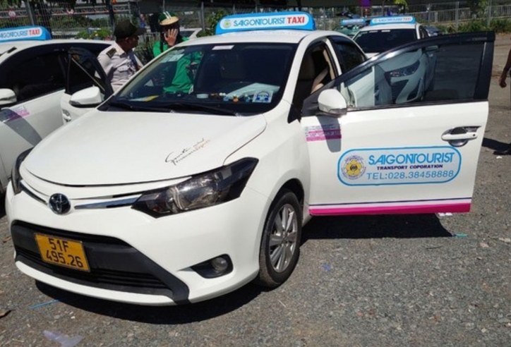 Lật tẩy thủ đoạn ‘phù phép’ của hai tài xế taxi khiến giá cước tăng gấp …10 lần