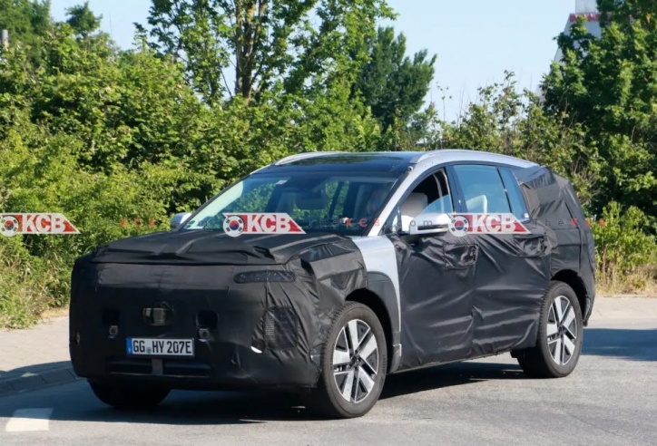 SUV điện Hyundai Ioniq 7 lộ diện trên đường phố, có thể ra mắt cuối năm nay