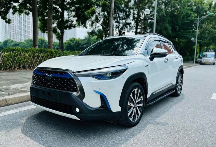 Lăn bánh 3 năm, Toyota Corolla Cross Hybrid ‘lướt’ được rao bán với giá khó tin