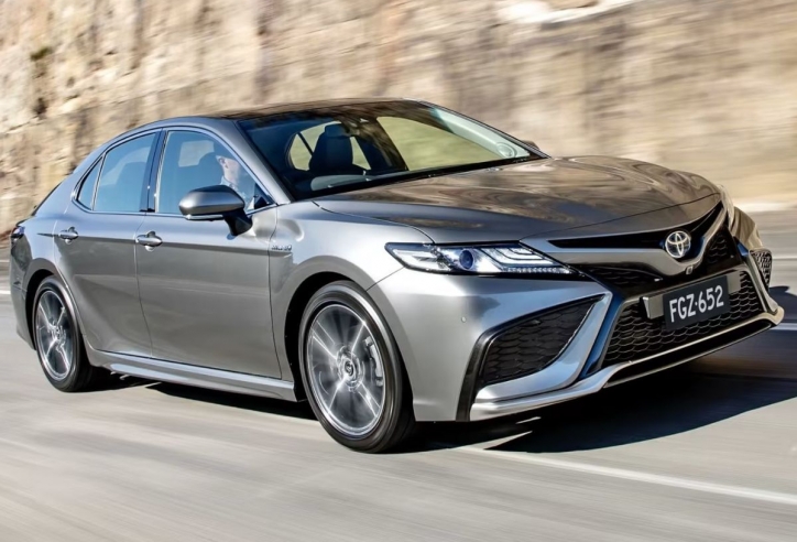 Toyota dừng nhận đơn cho Camry Hybrid vì ‘cháy hàng’, thời gian chờ giao xe tăng cao khó tin