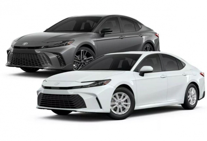 Toyota Camry 2025 chốt giá quy đổi từ 721 triệu đồng, chỉ có phiên bản hybrid