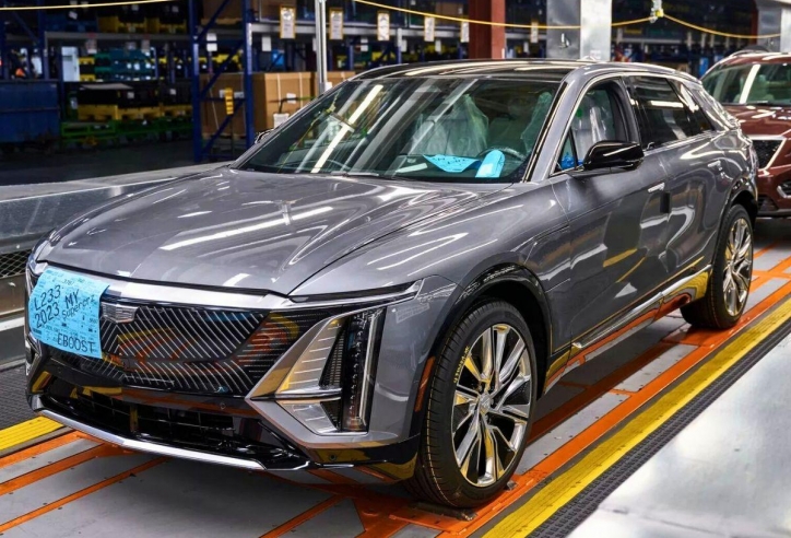 Xe điện đang là yếu tố níu giữ sự tồn tại của xe xăng?