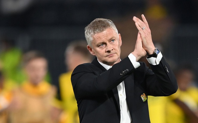 Chuyển nhượng MU 5/10: Bổ nhiệm á quân Euro thay Solskjaer, Van de Beek ra đi?