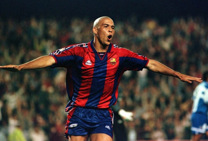 Bàn thắng huyền thoại của Ronaldo 'béo' khi thi đấu cho Barca