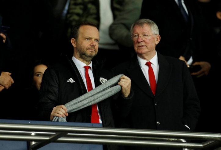Ed Woodward thể hiện uy quyền lần cuối, MU chốt HLV thay thế Rangnick?