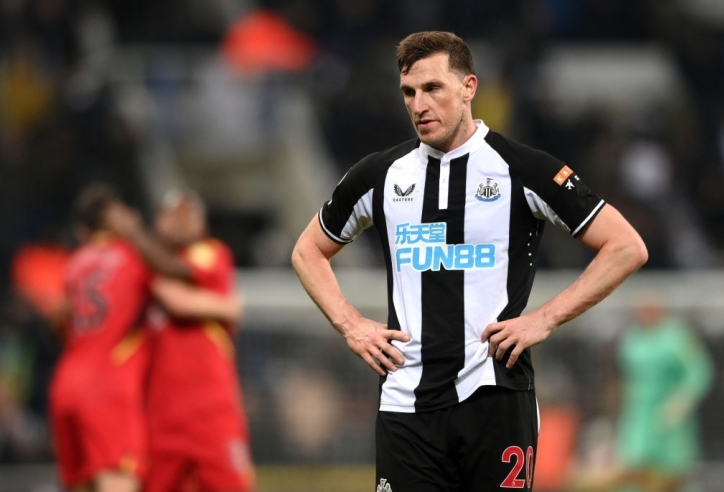 Thủng lưới ở những phút cuối, 'đại gia' Newcastle nối dài chuỗi trận thất vọng