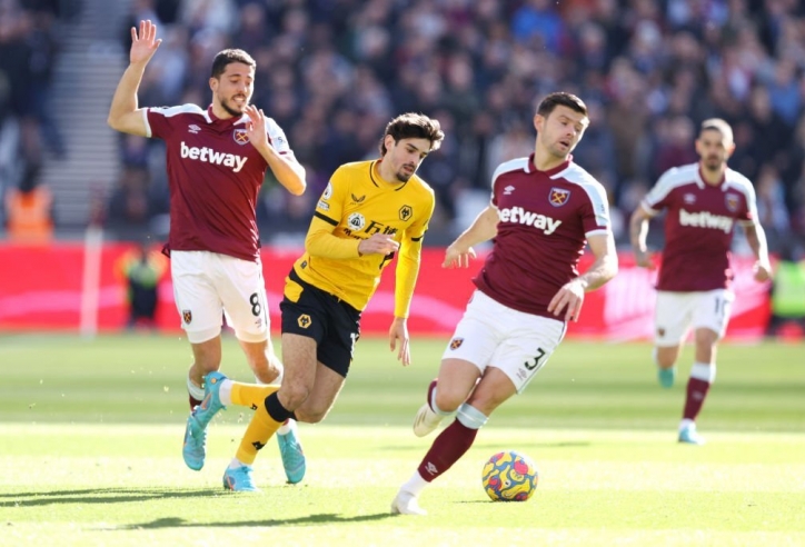 Nhọc nhằn vượt qua Wolves, West Ham phải hơi nóng vào MU