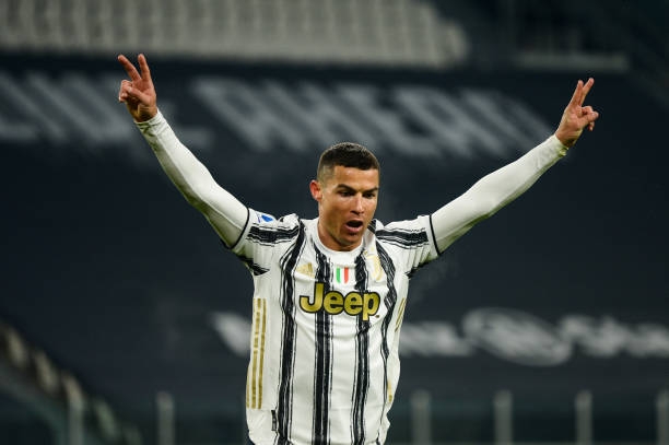 Chuyển nhượng bóng đá tối 14/5: MU lợi dụng Lingard, Ronaldo chốt tương lai