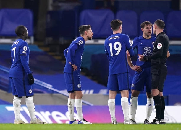 Cầu thủ Chelsea 'ẩu đả' với sao Leicester